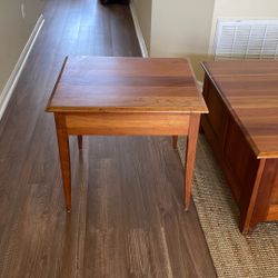 Pensilvania House Coffe  Table and End Table For Sale