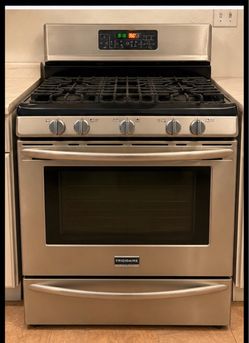 Frigidaire Gallery Stainless Steel Gas Stove & Oven