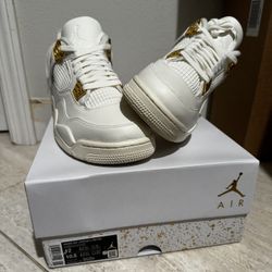 Air Jordan 4 Metallic Gold