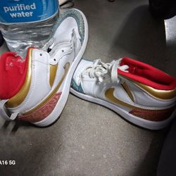 Nike Air Jordan 1 Mid SS 'NC to Chicago' shoes