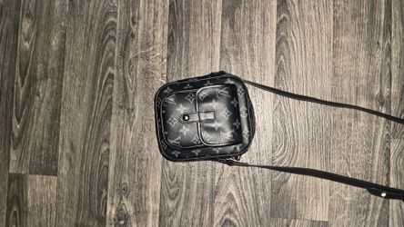 Louis Vuitton crossbody bag