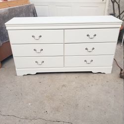 Dresser By Ashley Furniture 