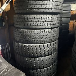11r22.5 Traction Tires
