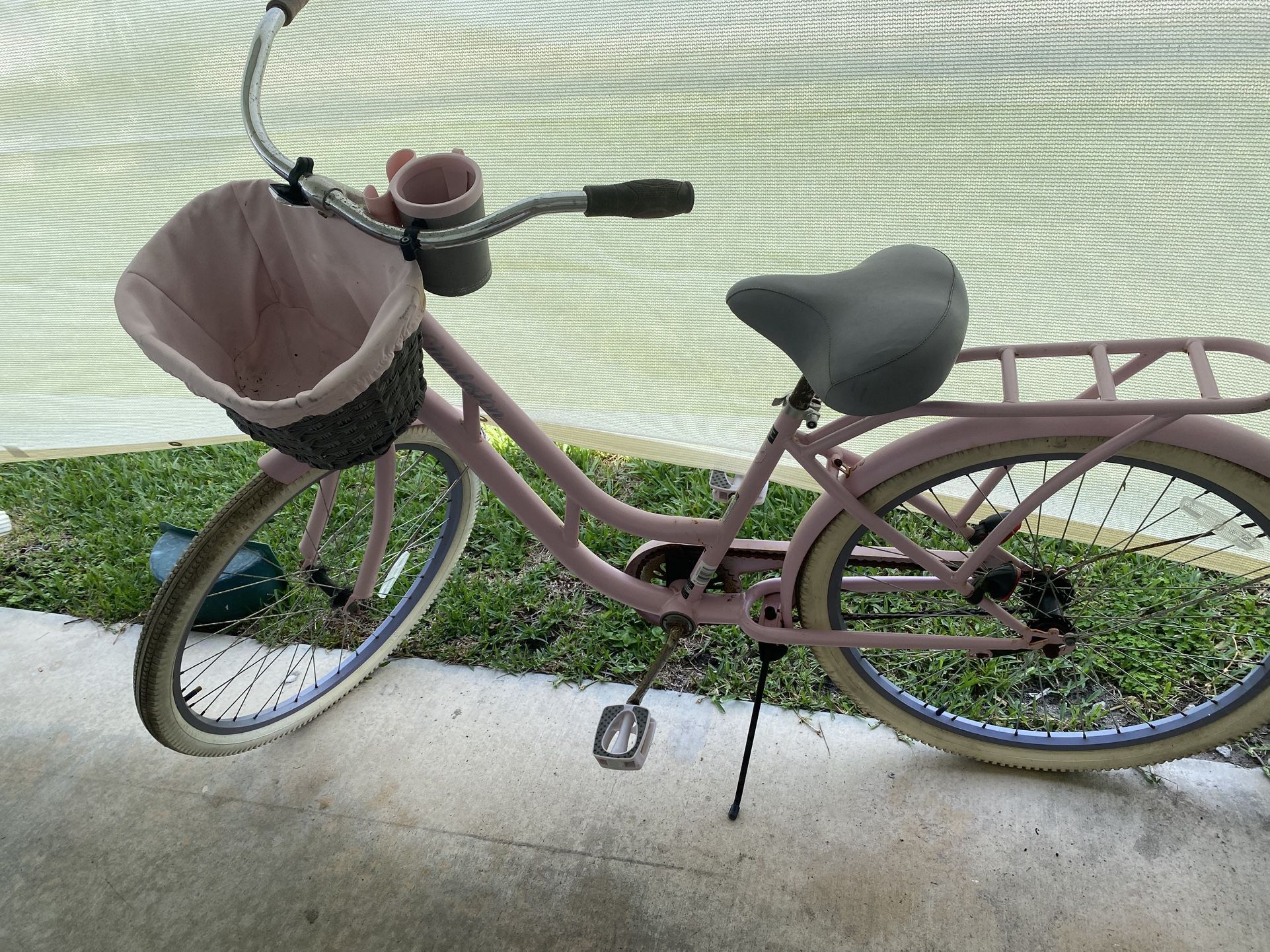 Ladies Pink Huffy Bike