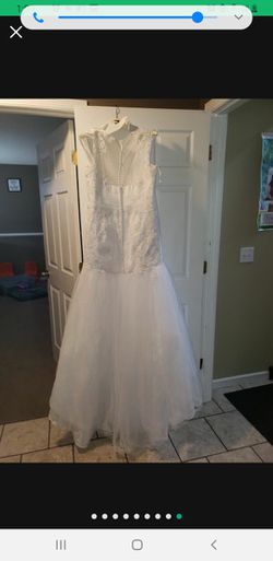 White  Wedding  Dress   Size 14 Dress Thumbnail