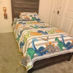 Tween Size Bed & Dresser 