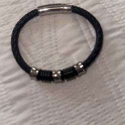 Men's jewelry and accessories