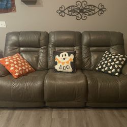 Wurstrow Power Reclining Sofa And Love Seat. 