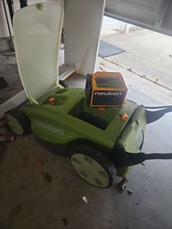Neuton Battery-Powered Electric Lawn Mower