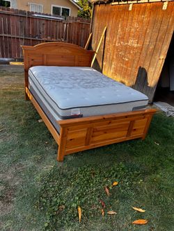 VINTAGE QUEEN BED FRAME