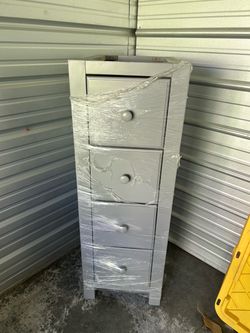 Firstwood company 4 drawer dresser, new condition