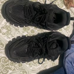 balenciaga tracks 1 size 41 