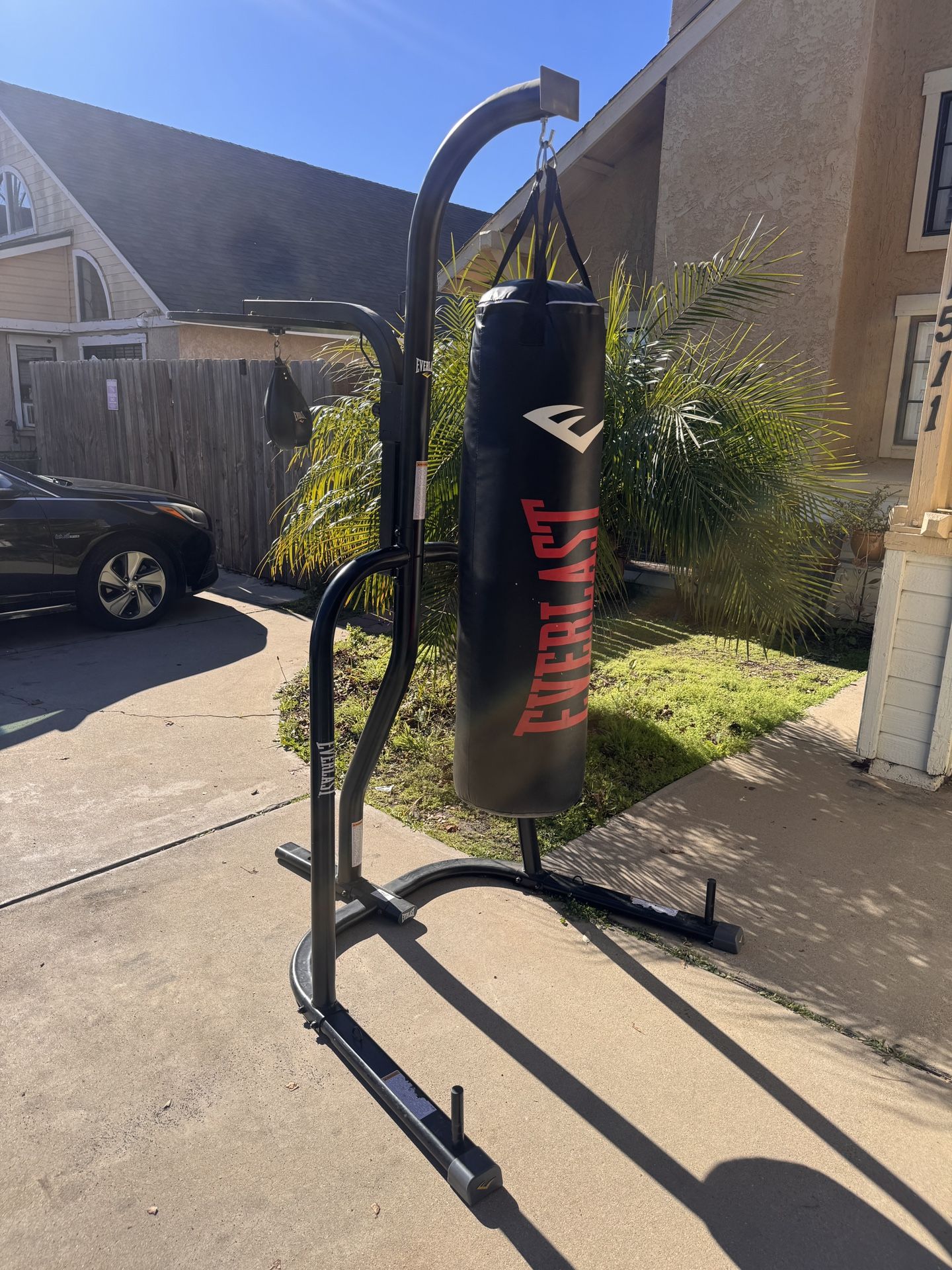 Boxing heavy bag station