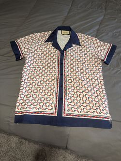 Gucci Geometric G Shirt  SIZE MEDIUM