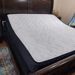 King Size Adjustable Bed Plus Dressers And Mirror 5 Pieces