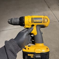 DEWALT 18v Drill and Battery
