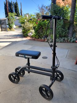 KNEE ROVER - LIGHTLY USED - $50