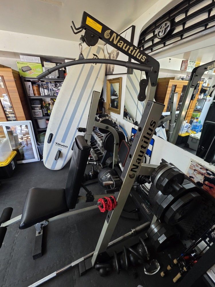 Nautilus Weight Bench And Pulley W/ WEIGHTS