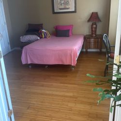 Room With Private Bathroom 