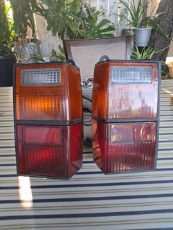Jeep Cherokee 88 Tail lights