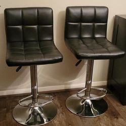 2 Bar Stools