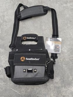 Electrician Shoulder Pouch Brand New 
No Low Offers/Trades. Price is Firm ! Pick up in Burien Yes Available