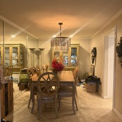 Nice Dinning Table With 8 Chairs And Cushions 