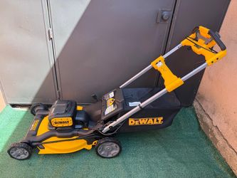 DEWALT 2x20V MAX 21 in. Self Propelled Lawn Mower (TOOL ONLY)