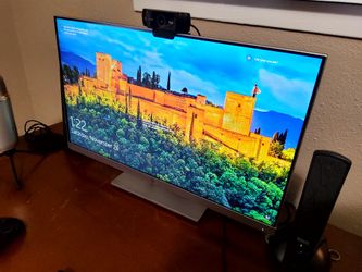 EliteDisplay E243, 24" Monitor  HD IPS Screen , Silver 