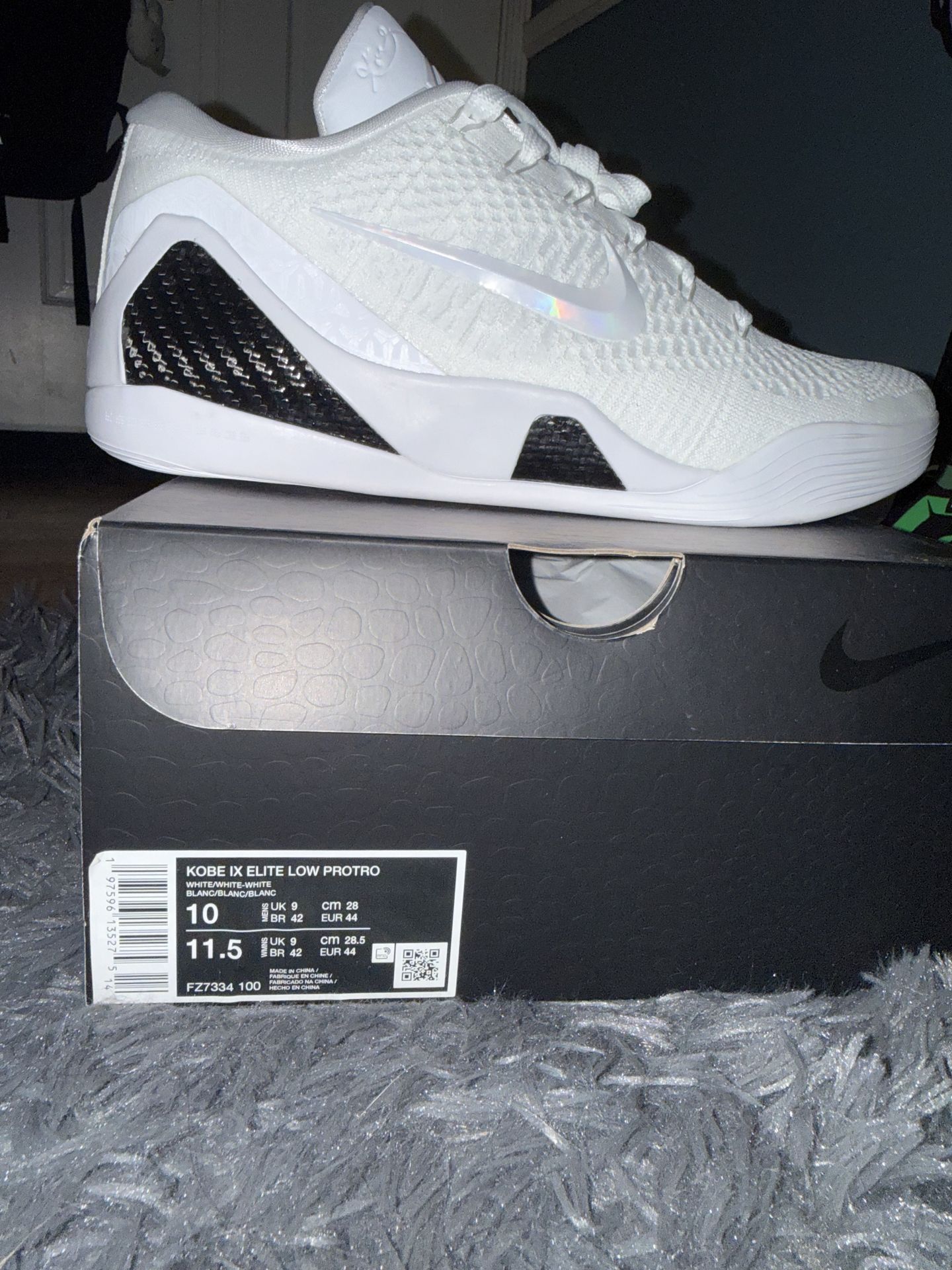 Kobe 9 Elite Protro Halo Basketball Shoe