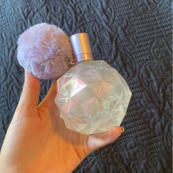 Ariana Grande Perfume 