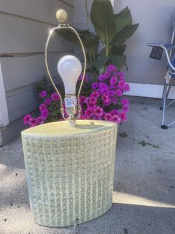 Vintage-Style Ceramic Table Lamp