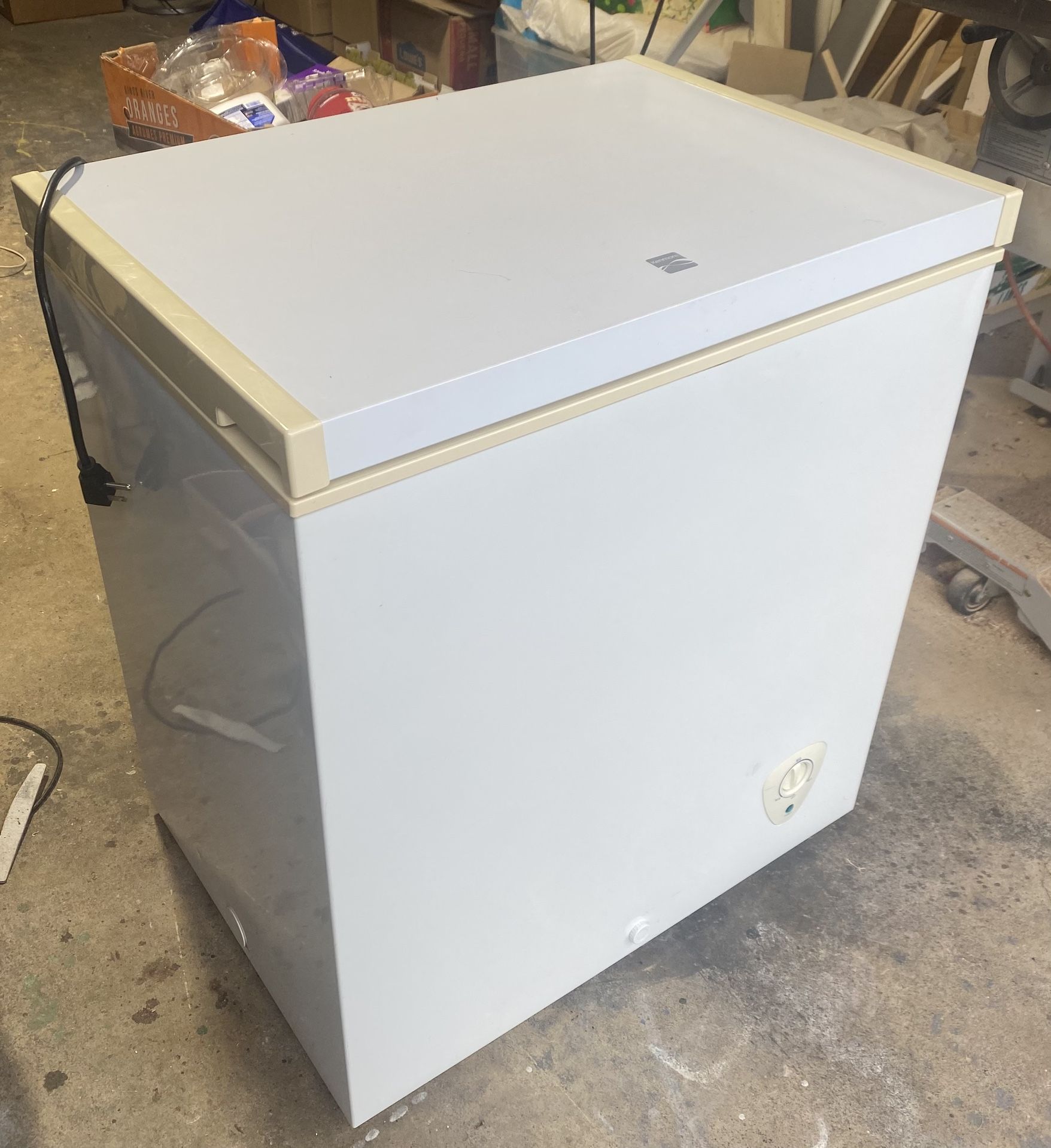 Kenmore Chest Freezer (21.5” X 29.5” X 32.5”)