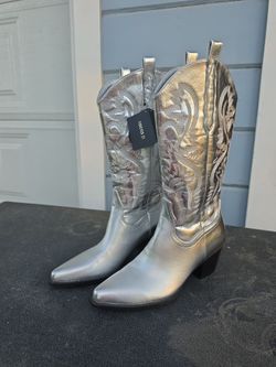 SILVER METALLIC COWBOY BOOTS (BRAND NEW)
