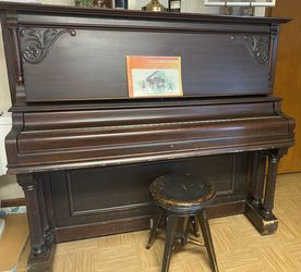 Marshall & Wendall upright piano