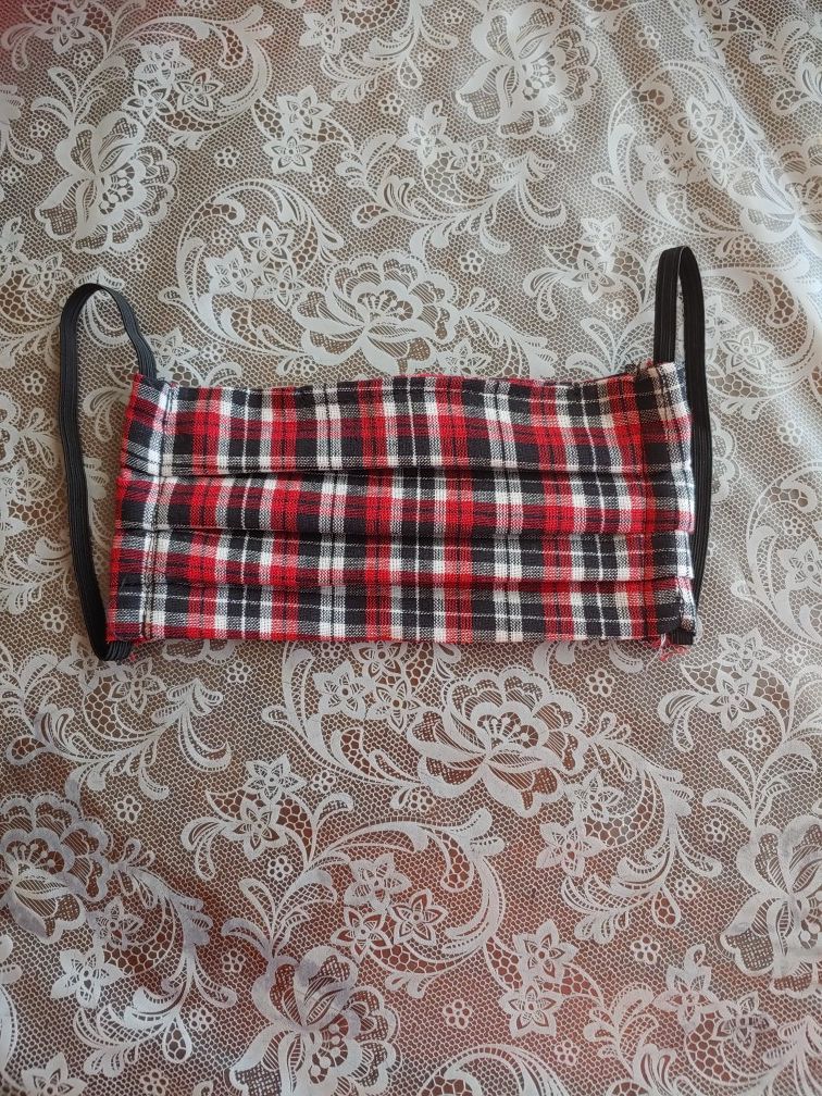 Plaid face mask
