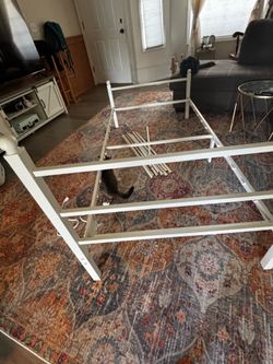 Free twin frame