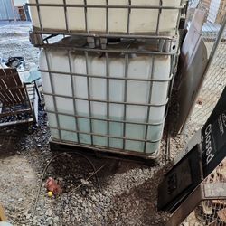 250 Gallon Plastic Tanks With Metal Cage