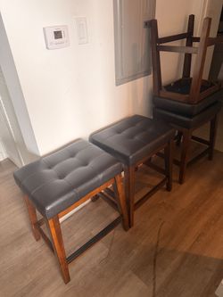Bar Stools with Tufted Leather Seats