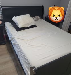 Queen size bed frame with mattress
