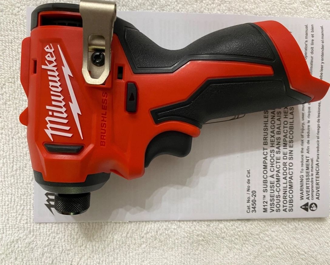 Milwaukee M12 Subcompact Impact driver