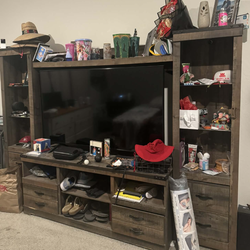 Entertainment center
