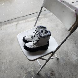 Snow Boots