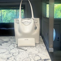 MK LARGE PURSE AND WALLET SET