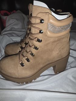 Woman's Nine West Tan Boots With Rhinestone Size 7 Brand New 