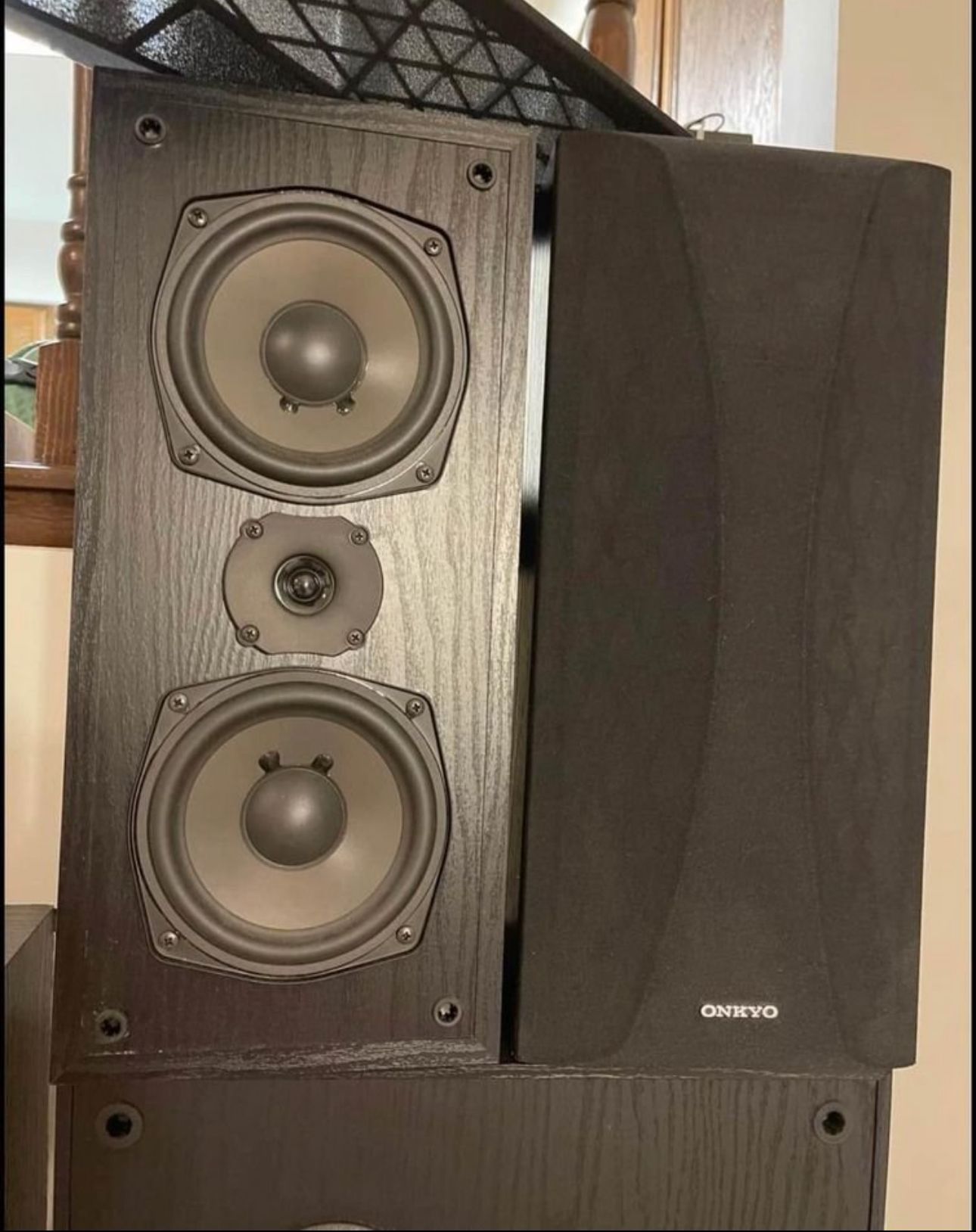 Onkyo Japan 2 Speakers & Reciver amplifier