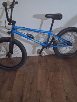 Free Agent Novus BMX Bike