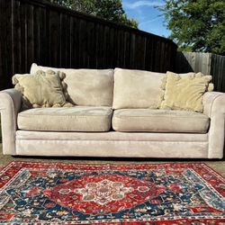 Alexander Roll Arm Sofa Sofa By Bassett Furniture With Matching Pillows Including Delivery