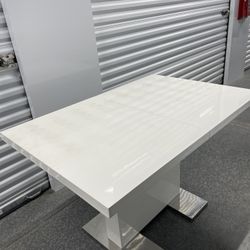 Modern White Extendable Dining Table – 64” to 80”, Gloss Finish, Sturdy Base 