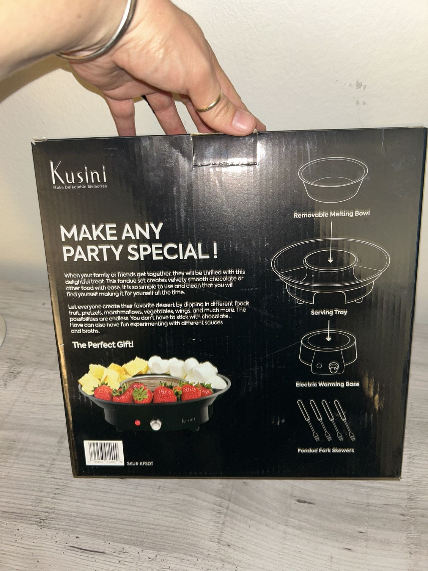 Chocolate Dip Fountain For Strawberries